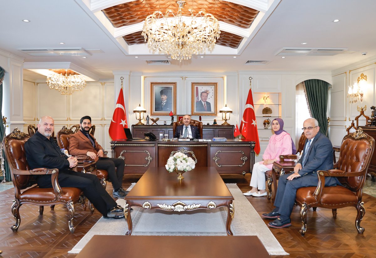 Valimiz Sayın <a href="/yskosger/">Yavuz Selim KÖŞGER</a>, Günaydın Adana Gazetesi İmtiyaz Sahibi Resul Ekrem Uçar,Genel Yayın Yönetmeni Haydar Şengül, Spor Müdürü Hüseyin Sungur ile Polis Adliye Muhabiri Şeyda Aydemir’i kabul etti.