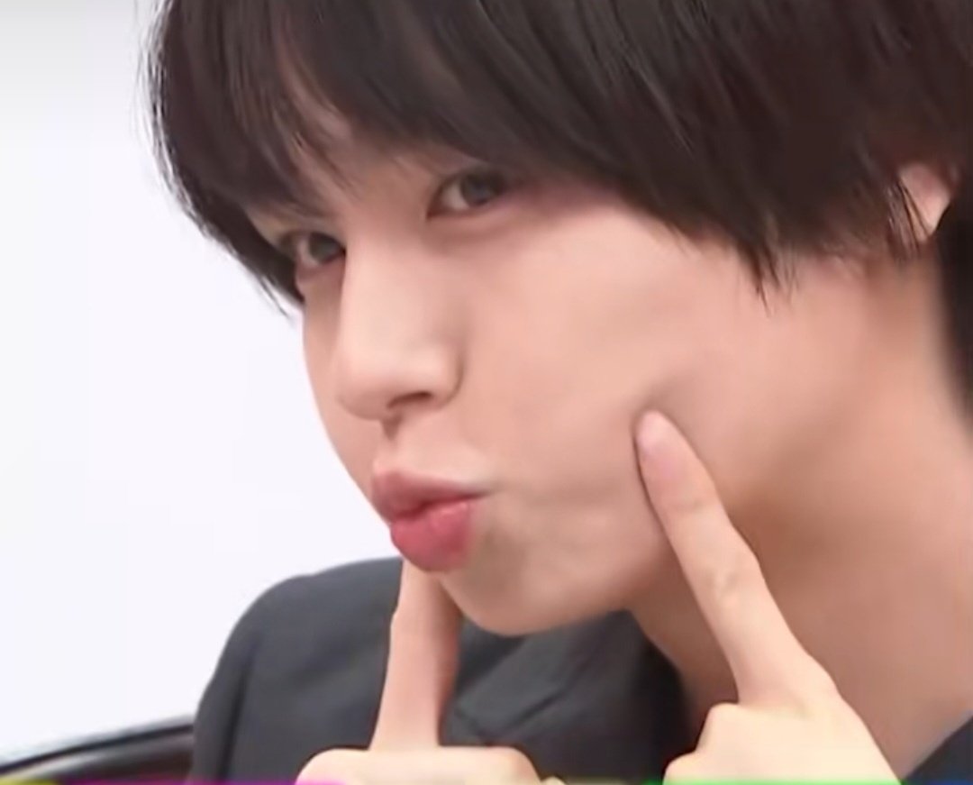 伊野尾くん渾身のあざといポーズ𝐶𝑢𝑡𝑒💙 #好き嫌いダウト最弱王決定