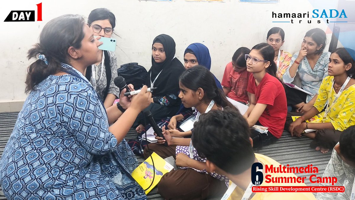HamaariSADA's tweet photo. On the first day of the six-day multimedia summer camp of 'Hamaari Sada Trust', journalist and documentary maker Asmita Nandi shared her experience with the students. During this, the trust's founder Mohd. Irshad Alam honored her.

#SummerCamp2025 #CreativeSummer #HST https://t.co/mRF4d1ScN4