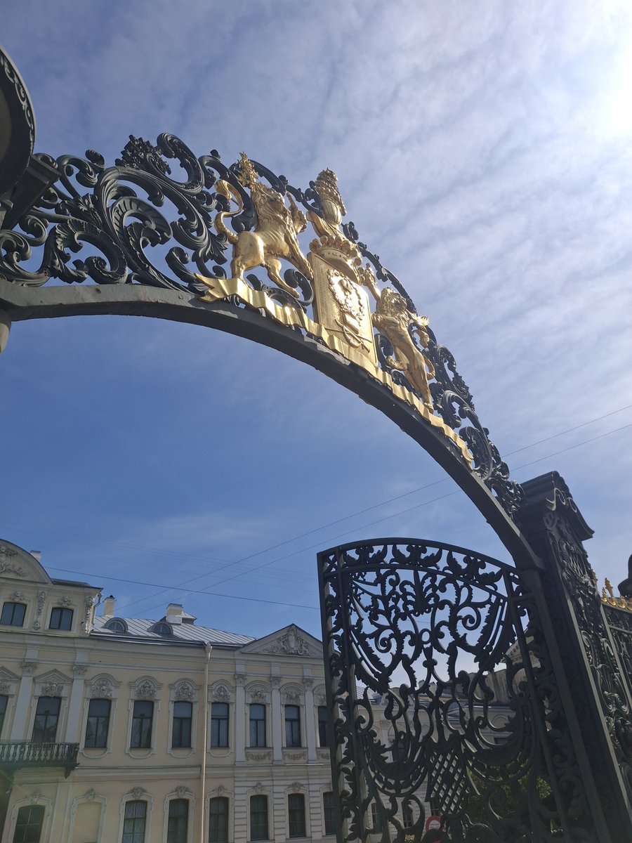 3d_chaoss's tweet photo. Вернулась в Петербург,  и тут очень радостно встречает солнце, неужели это правда весна, а не те её призраки, что были до отъезда https://t.co/9quJEVTZ9I