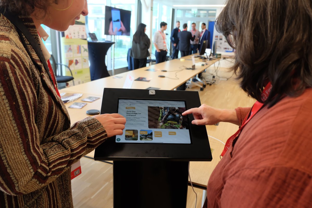 FIRERESProject's tweet photo. FIRE-RES goes to...Brussels! We're at @firelogue Clustering Event, packed with impactful discussions: high-level panels, EU &amp; national expertise on wildfire risk 🇪🇺 Cutting-edge tech &amp; research pitches 🚀A powerful day of collaboration among projects and communities! https://t.co/k4PCwjLOdW
