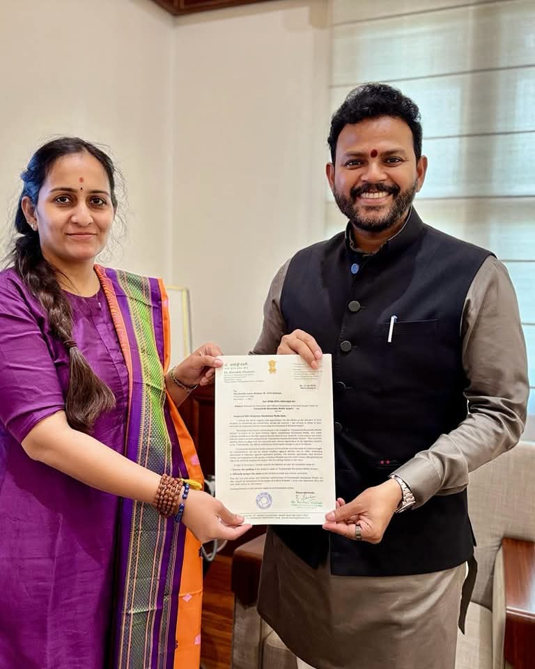 ByreddyShabari's tweet photo. In March, I met with the Honorable Union Minister of Civil Aviation, Shri @RamMNK Garu, and submitted a petition requesting the initiation of flight services between Kurnool and Vijayawada for the convenience of the public. The Union Civil Aviation Ministry has now announced that, starting from July 2nd, flights will operate between Kurnool and Vijayawada, three days a week—Monday, Wednesday, and Friday.

On behalf of the people, I extend my heartfelt thanks to the Honorable Minister of Civil Aviation, Shri Ram Mohan Naidu Garu, for making this possible.
