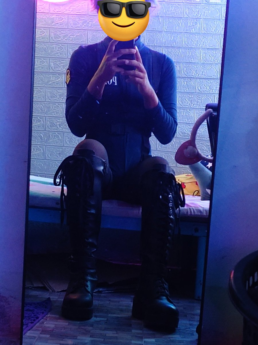 noisysouly's tweet photo. Police coming~
#Femboy #FemLook #FemboyStyle #FemSelfie #SoftBoy https://t.co/a8jaZAMBQC