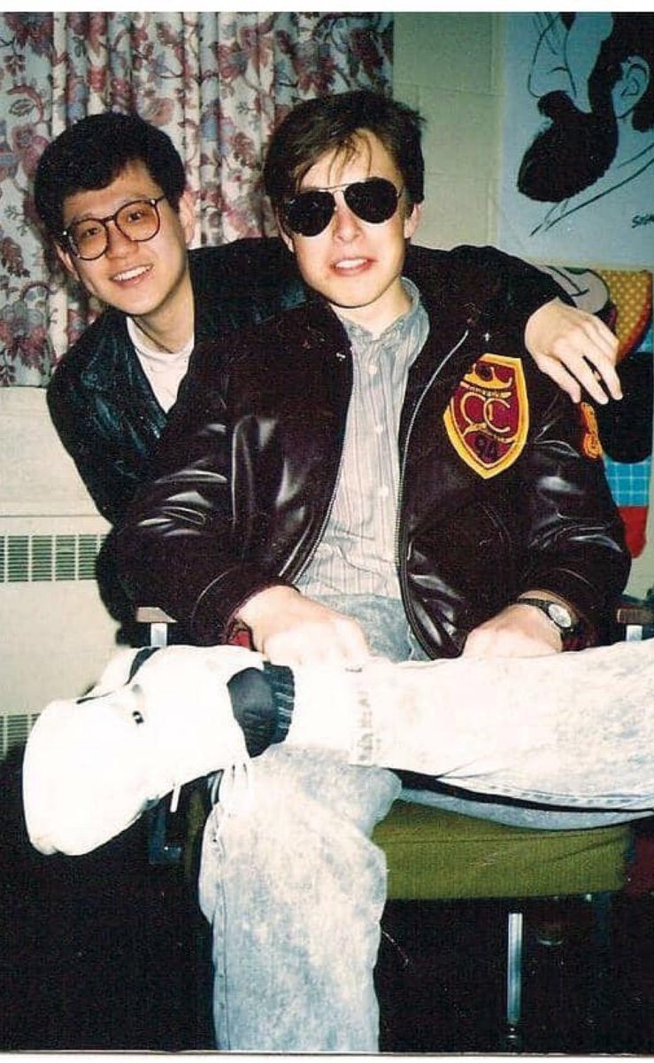 naiivememe's tweet image. Elon Musk and CZ back in them college days ?