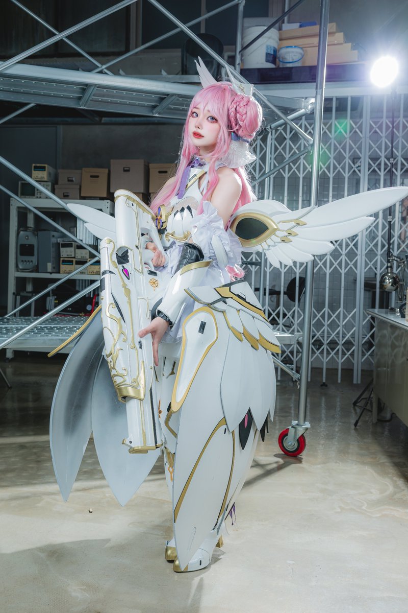 무거워서 허리휘고 팀원들 온몸으로 치고다녔어