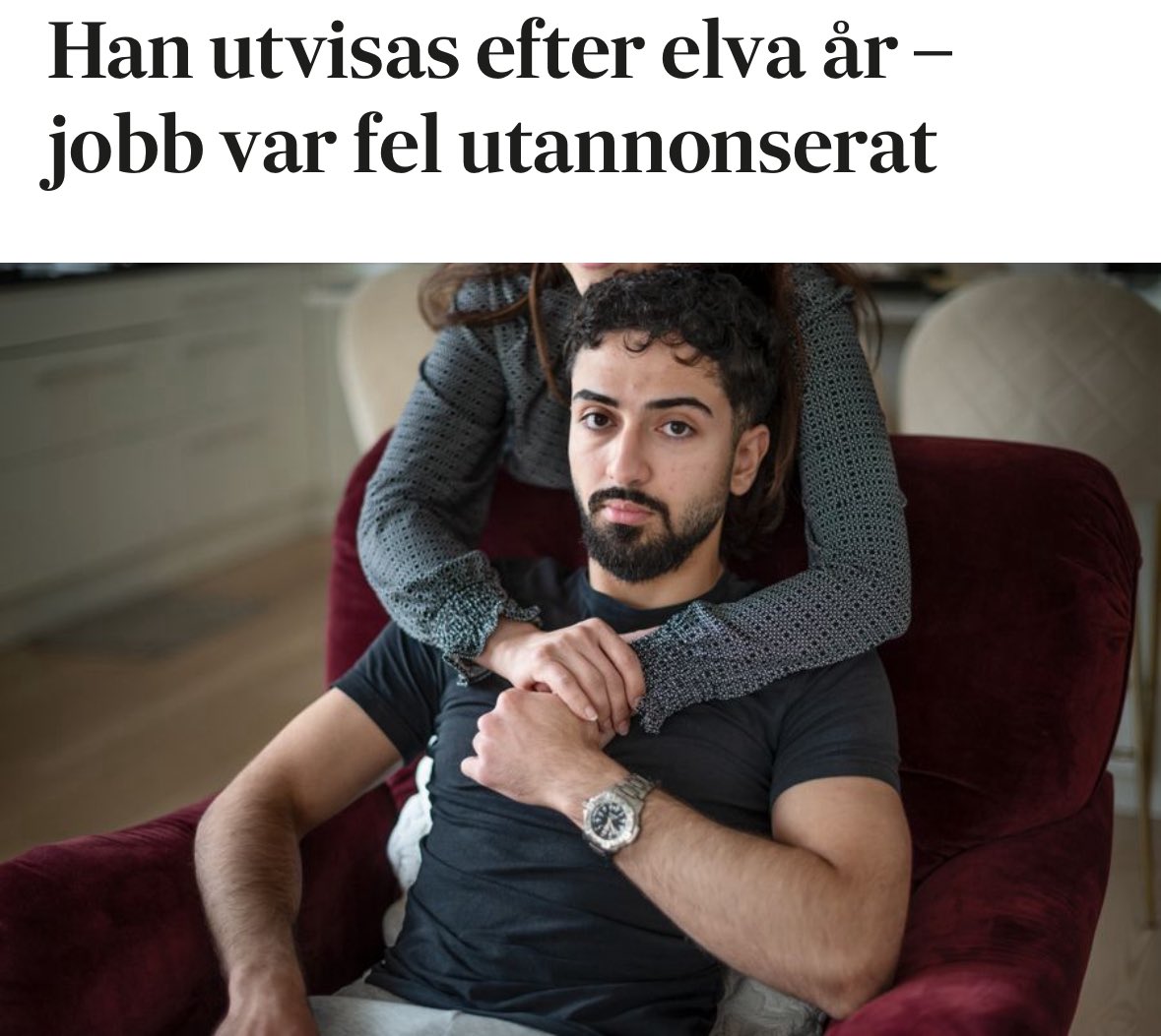 Att ett jobb är utannonserat på fel sätt kan inte vara ett argument för att skicka någon till ett land de inte bott i på 11 år, när deras familj bor här. 

Lagstiftningen måste fixas till.
