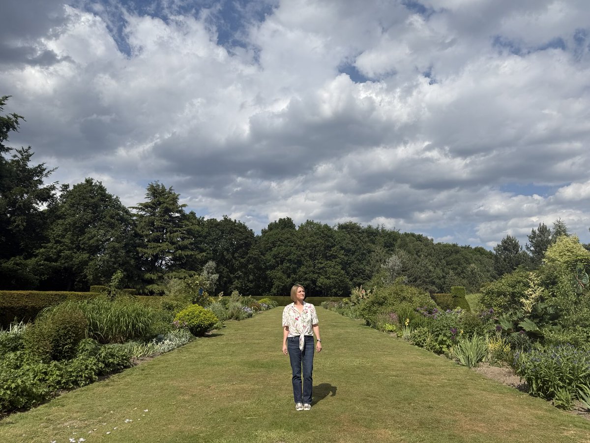 Tonight’s weather live 😍😍😍😍