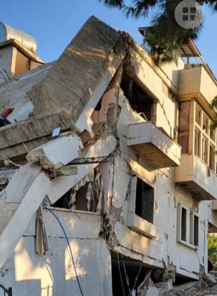 I am Samira from Gaza. I need help. I have a white child who needs special tools. chuffed.org/project/132679…