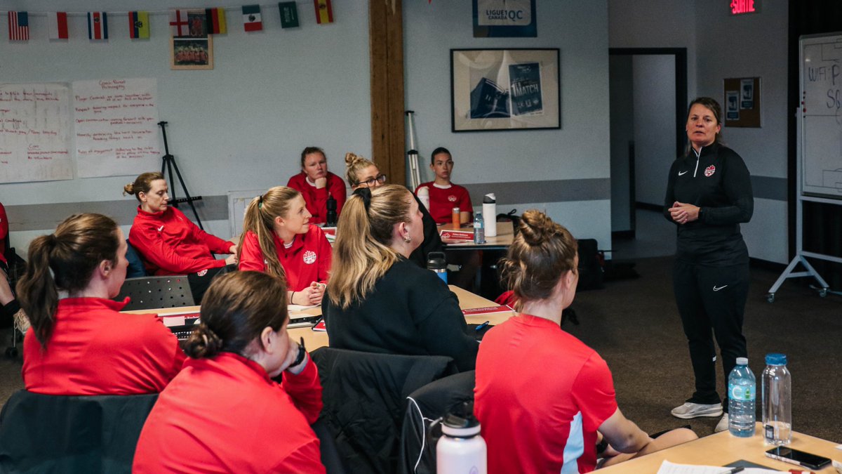 CanadaSoccerEN's tweet photo. Cindy Tye shares her knowledge with 27 upcoming female coaches at this week’s AccelerateHER event in Laval 💫 https://t.co/ohBein1rKm