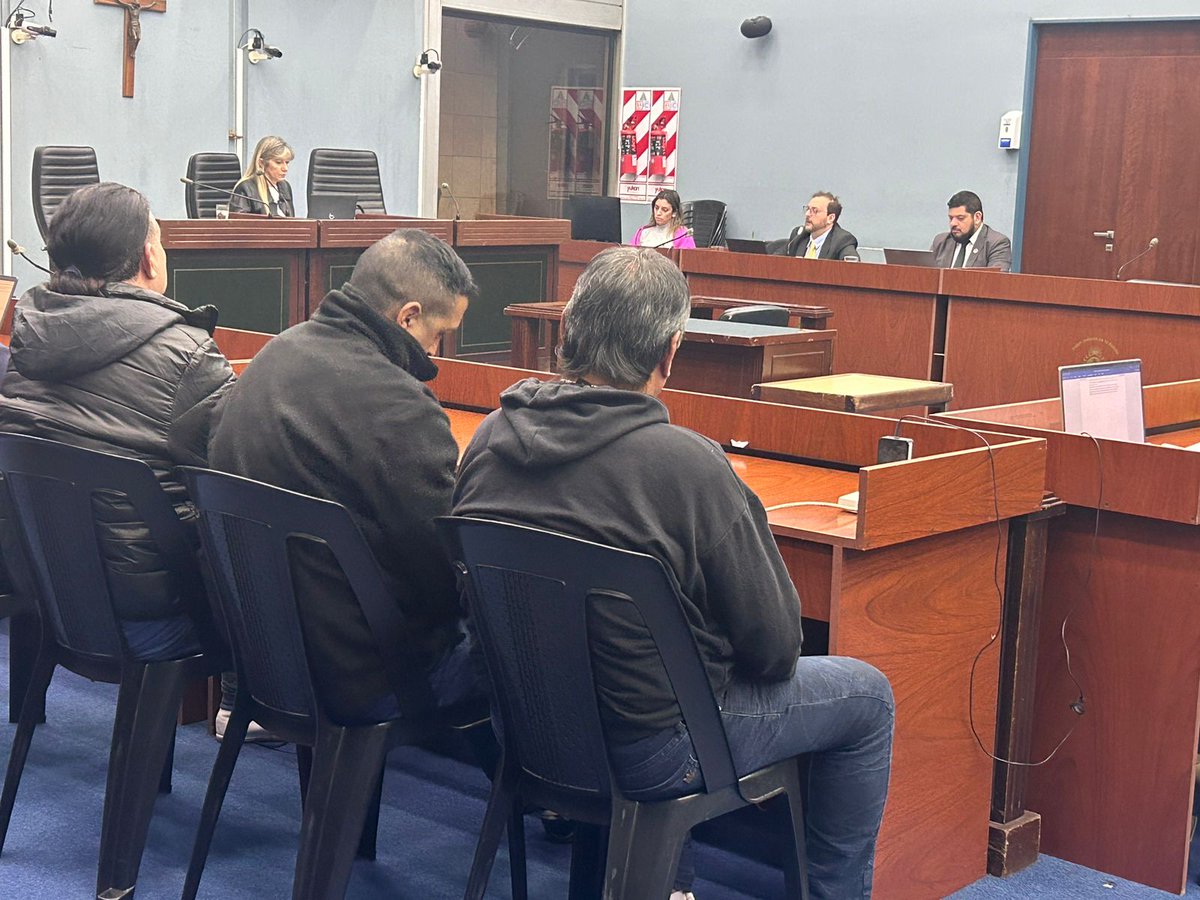 SECUESTRO EXTORSIVO. La fiscalía pidió penas de 16 años de prisión a 4 de los acusados y 10 años de prisión a otro en el juicio a ex policías por un secuestro extorsivo en febrero de 2022.  Por el MPFN litigamos junto al aux fiscal <a href="/DWeisemberg/">Daniel Weisemberg</a> y equipo de la fiscalía de juicio