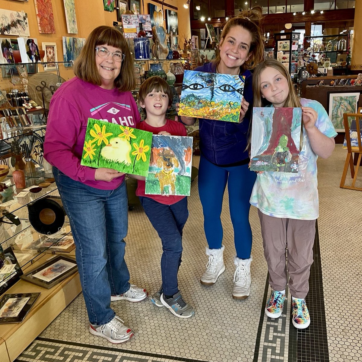 connect2culture's tweet photo. “What Dreams May Come” (@JoplinRAC), Family Fun Painting Class (Local Color Art Gallery &amp; Studio), "Moth to a Dame" (@Club609Joplin), Spring Native Plant Sale (@MDC_online), and more!

Details → https://t.co/8tAyLH6H19

#connect2culture #joplinarts https://t.co/s5AwnQxqvT