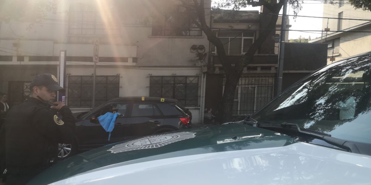 checodeoro's tweet photo. Sigue la movilización en la #CDMX por el asesinato de Ximena Guzmán, secretaria particular de la jefa de Gobierno de la Ciudad de México, Clara Brugada,  y José Muñoz,  asesor de la mandataria. https://t.co/CT9IWbcr7S