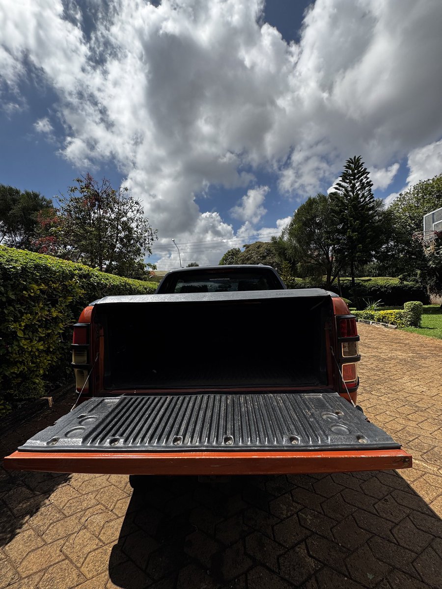 It’s been a month since this is for sale, and the owner needs to sell it quick, so she lowered the price from 2.9 to 2.4M Kes, which I find that more fair…