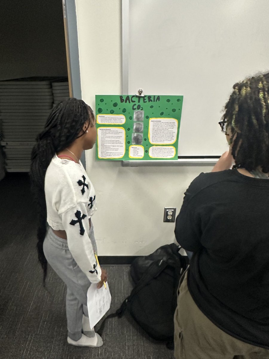 Julia McCollom tweet media