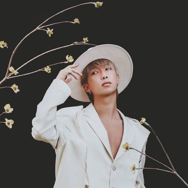 btschartsdailyc's tweet image. #V and #RM will be discharged from the military in 20 DAYS!❤️🔥
RM IS COMING 💜
V IS COMING 💜