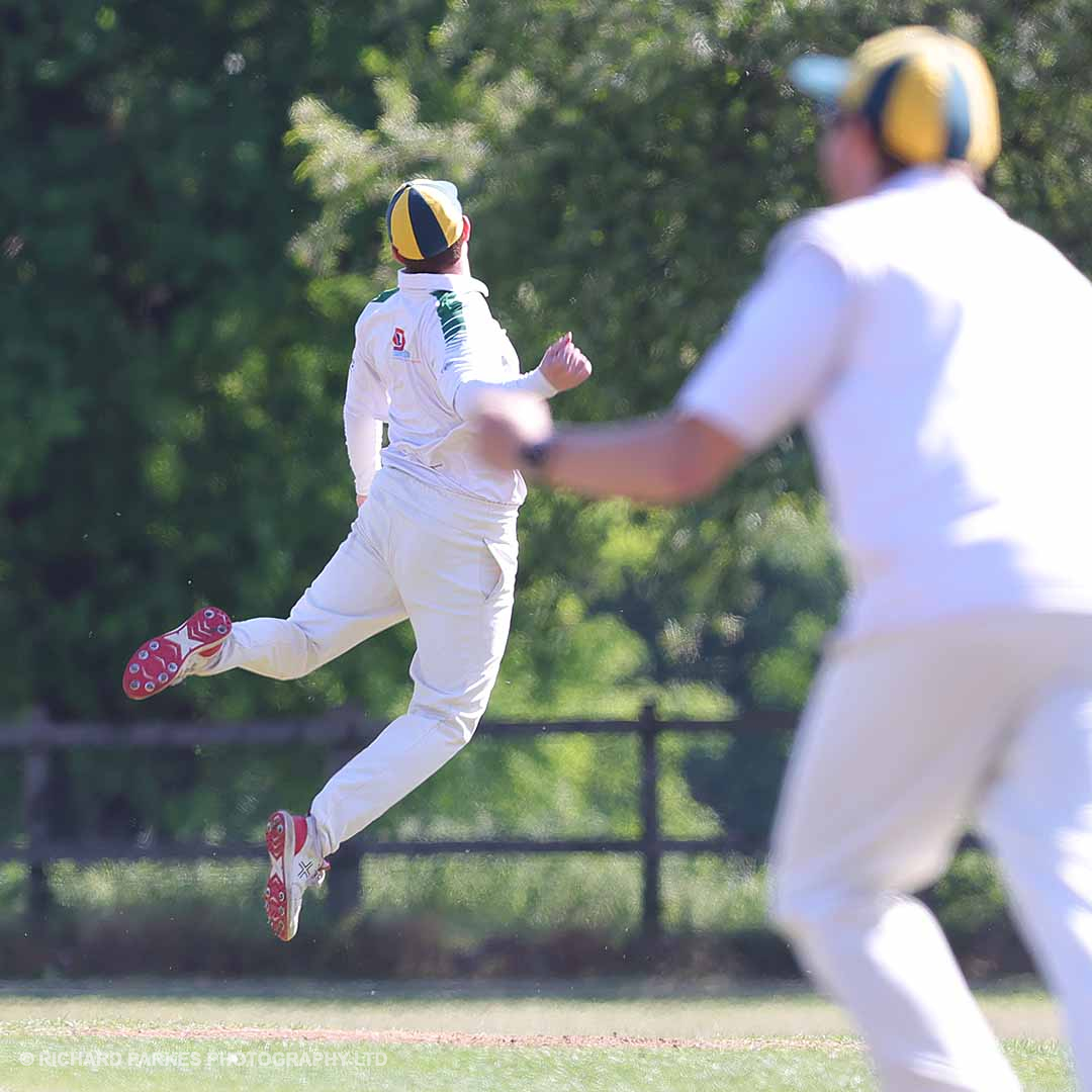 NottsPrem's tweet photo. Matchday 5 in the #NPL 

Notts &amp; Arnold 219 ao (48.5)
(Herath 79, Heran 55, Van Eekeren 3-25, Verma 3-39, Martin 2-38)

beat 

Papplewick 182 ao (45.4)
(Allom 68, Bhabra 50 &amp; 2-45, Moran 33, Walker 4-39)

by 37 runs

Pictures: @Cardigan1979 

@PapplewickCC | @NottsAndArnold https://t.co/UBpddKEnTx