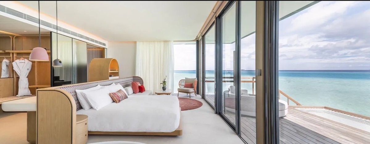 maldives_tr's tweet image. Wake up to panoramic ocean views at the Lagoon Water Pool Villa of SO/Maldives. Dive into luxury and explore the vibrant marine life just beneath.

&amp;gt;&amp;gt;&amp;gt;bit.ly/3EPhTyO

#SOMaldives  #OceanRetreat #MarineAdventure #LuxuryResort #maldiveswatervillawithprivatepool