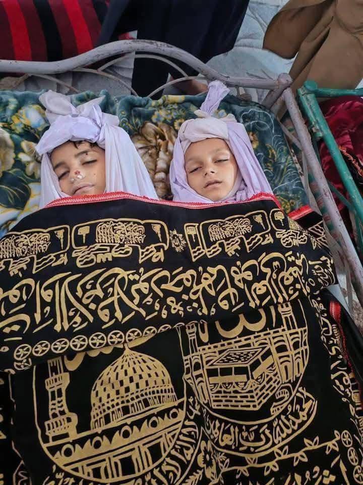 AdnanAfrid4's tweet photo. کل صبح ڈرون حملے میں مارے جانے والے ہمارے یہ بچے “ قیامت کے دن پلستینی بچوں کے ساتھ کھڑے ہونگے ۔۔ 

پلستنی بچے کہے گے  یا رب ہمیں آسرا۔۔۔۔ ئل  کی فوج نے  مارا تھا ۔۔ جبکہ ہمارے والے بچے کہے گے ۔۔ اور ہمیں جس نے مارا تھا وہ مسلمان تھے ۔ہے نا کمال بات

#PashtunRejectMilitarization https://t.co/jHzqEqvG0n
