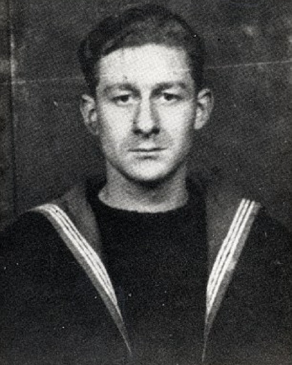 #OnThisDay-1996 Jon Pertwee died

Before becoming the Third Doctor in #DoctorWho, Jon Pertwee served in the Royal Navy during WWII

He worked in Naval Intelligence under Ian Fleming, taking part in covert operations he described as more dangerous than any role he played on screen