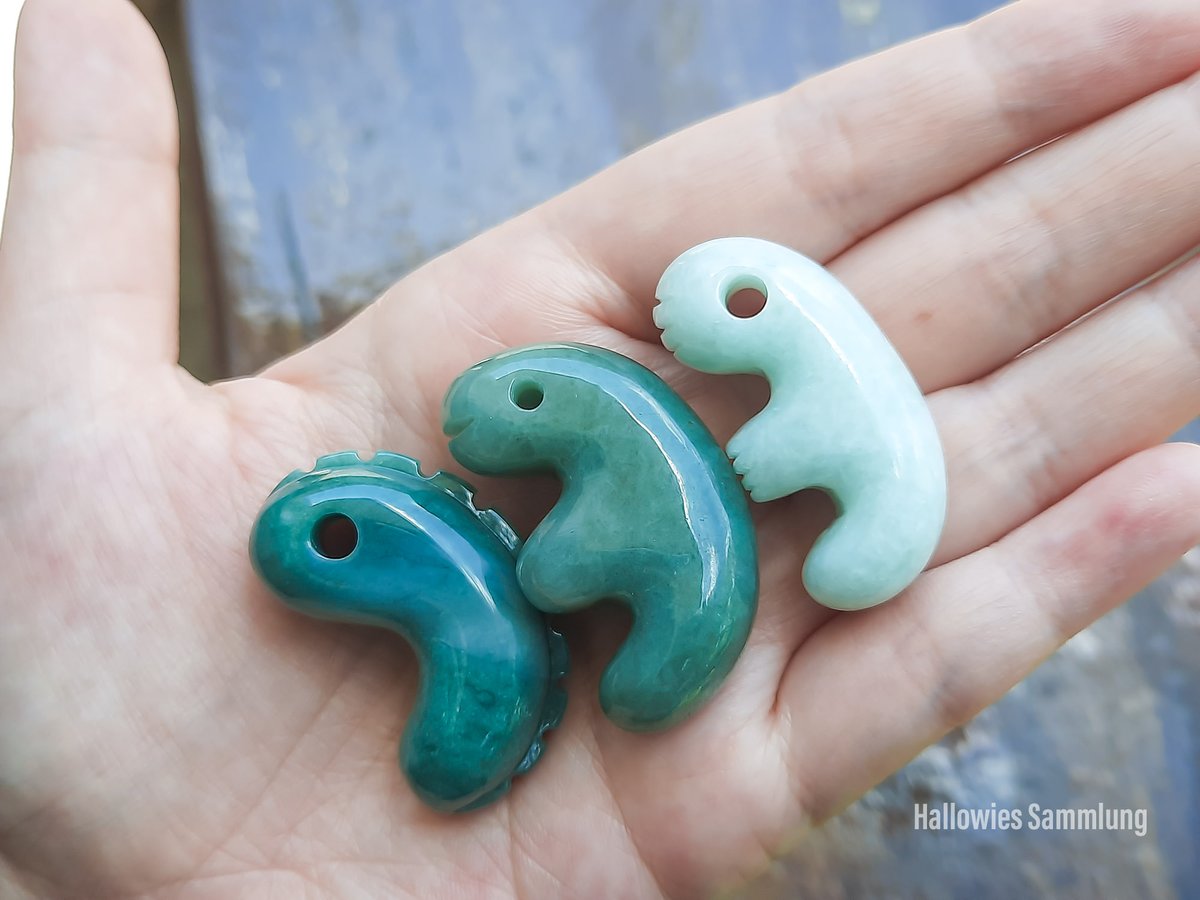 Hallowie31's tweet image. 勾玉(翡翠) 😍👍
Today my customized (super cute) magatamas are finally arrived. Next time I'll try to find better quality  Burmese jadeites to make them. But it's really difficult to find a material without cracks with a cheap-medium price.
#magatama #jadeite #ヒスイ #翡翠 #勾玉