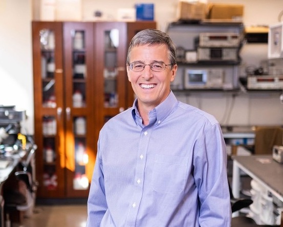 Northwestern (@northwesternu) on Twitter photo Bioelectronics pioneer <a href="/ProfJohnARogers/">John A Rogers</a> has been elected to the <a href="/royalsociety/">The Royal Society</a>, the United Kingdom’s national academy of science.
Rogers is one of only three individuals in the world with membership in all three U.S. academies & the Royal Society: spr.ly/6015NtF9b Bioelectronics pioneer <a href="/ProfJohnARogers/">John A Rogers</a> has been elected to the <a href="/royalsociety/">The Royal Society</a>, the United Kingdom’s national academy of science.
Rogers is one of only three individuals in the world with membership in all three U.S. academies & the Royal Society: spr.ly/6015NtF9b