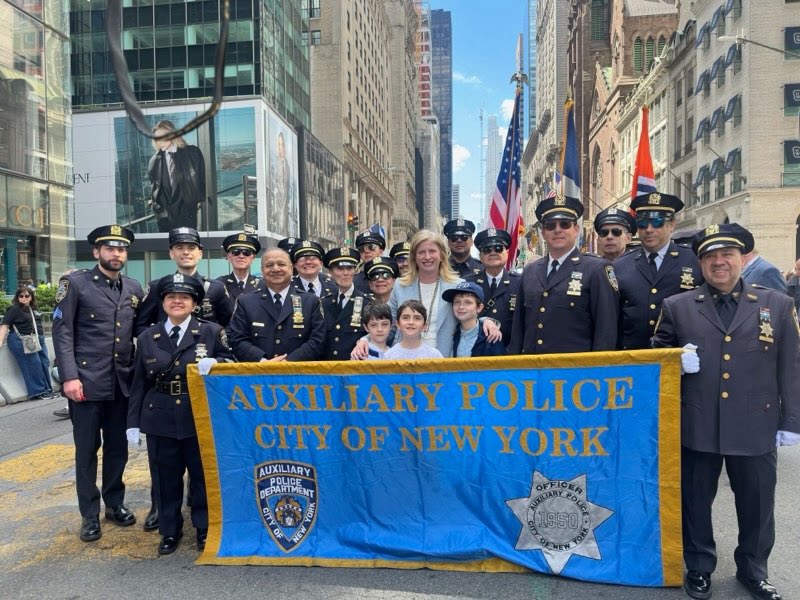 NYPDauxiliary's tweet image. A beautiful day and great turnout Sunday for the NYC Israeli Day Parade.