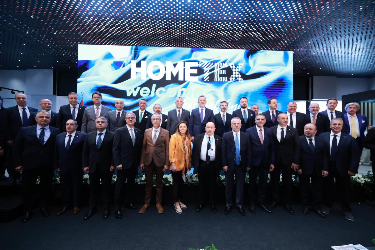 davutgurkan's tweet photo. Ticaret Bakanımız Sayın Ömer Bolat'ın katılımıyla açılışını gerçekleştirdiğimiz, ulusal ve uluslararası çok sayıda firmanın katılımıyla İstanbul Fuar Merkezi'nde düzenlenen HOMETEX 2025 – Ev Tekstili Fuarı’ndayız.

TETSİAD ve KFA Fuarcılık başta olmak üzere, sektörün küresel aktörlerini bir araya getirirken Türk tekstilinin tasarım, inovasyon ve üretim gücünü bir kez daha sergilediğimiz bu kıymetli organizasyonda emeği geçen herkese teşekkür ediyorum.

Türkiye Yüzyılı’nda da üretim ve ihracatla küresel rekabetin merkezinde olmayı sürdüreceğiz!

@omerbolatTR