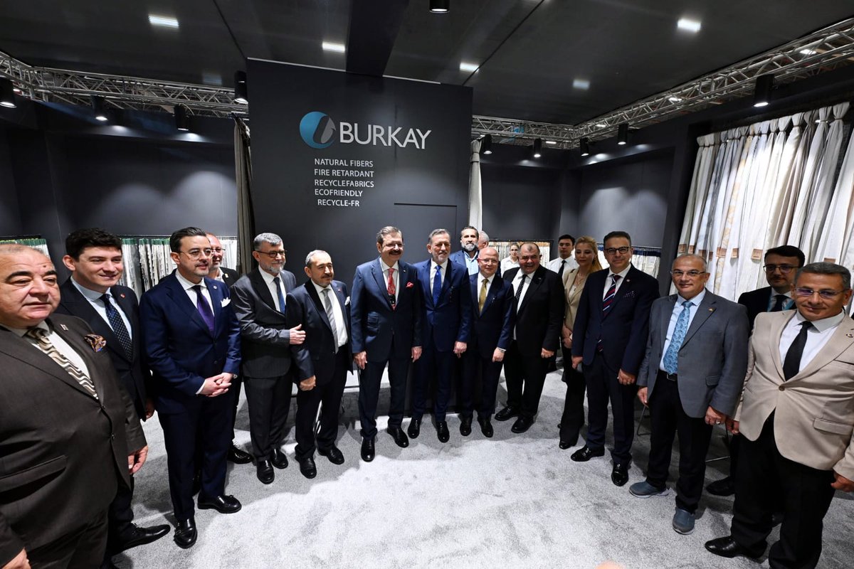 davutgurkan's tweet photo. Ticaret Bakanımız Sayın Ömer Bolat'ın katılımıyla açılışını gerçekleştirdiğimiz, ulusal ve uluslararası çok sayıda firmanın katılımıyla İstanbul Fuar Merkezi'nde düzenlenen HOMETEX 2025 – Ev Tekstili Fuarı’ndayız.

TETSİAD ve KFA Fuarcılık başta olmak üzere, sektörün küresel aktörlerini bir araya getirirken Türk tekstilinin tasarım, inovasyon ve üretim gücünü bir kez daha sergilediğimiz bu kıymetli organizasyonda emeği geçen herkese teşekkür ediyorum.

Türkiye Yüzyılı’nda da üretim ve ihracatla küresel rekabetin merkezinde olmayı sürdüreceğiz!

@omerbolatTR