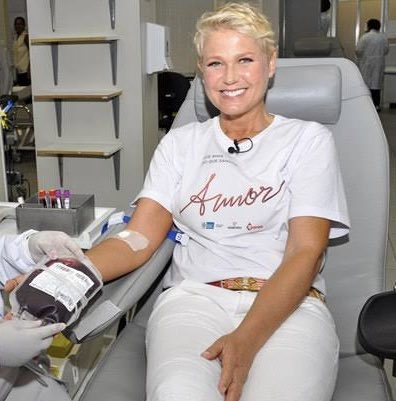 _euigorsouza's tweet image. VAMOS FALAR DE COISA SÉRIA?!
A real é que tem gente lutando pela vida agora mesmo e esperando uma bolsa de sangue pra continuar respirando. E sabe o que é mais doido? Você pode ajudar isso a acontecer só sentando numa cadeira e esticando o braço por uns minutinhos +