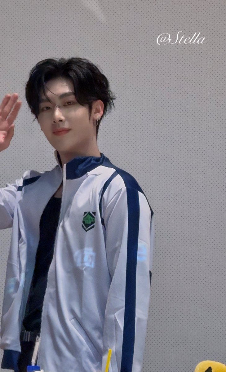 iaApple_e's tweet photo. - ̗̀ 𝓗𝓪𝓹𝓹𝔂 𝓡𝓲𝓬𝓴𝔂 𝓓𝓪𝔂   ̖́-
#沈泉锐 #RICKY #리키 #ZB1 #ZEROBASEONE https://t.co/fieVtv9kTl
