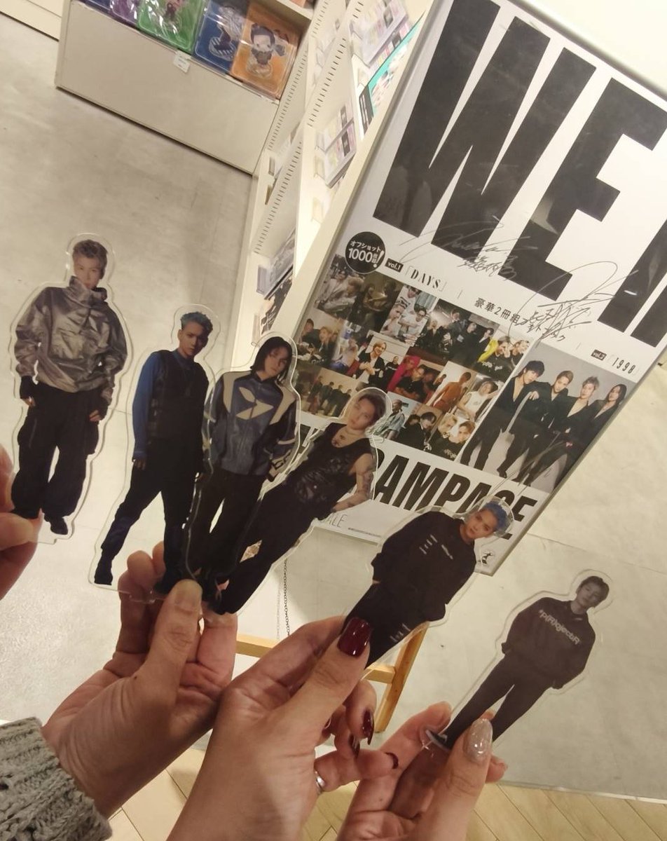 himefuna274's tweet photo. 日付変わってしまったけど。
WE R発売おめでとうございます👏👏👏
これからの98年組に期待大大です❤️

#長谷川慎 @makoto_lo_olzzz
#龍
#鈴木昂秀 @TAKAHIDE_rmpg_ 
#後藤拓磨
#WER_DAYS #WER_1998 #98年組
#THERAMPAGE @therampagefext https://t.co/U2dhCWR7hR