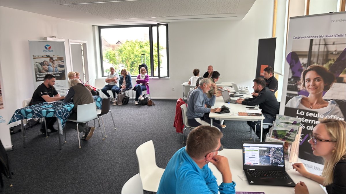 [PERMANENCE OPÉRATEURS]
📢 Notre tournée des permanences fibre se poursuit à Brumath !

Nos équipes et les opérateurs partenaires <a href="/OrangeGrandEst/">Orange Grand Est</a> , <a href="/bouyguestelecom/">Bouygues Telecom</a>  et <a href="/Vialis_Colmar/">Vialis Colmar</a> sont sur place pour répondre à vos questions et vous accompagner dans vos démarches #fibre.