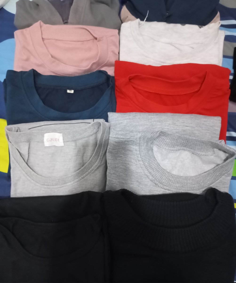 lecadoca's tweet photo. guys aku lagi jual hoodie dan sweater² aku nih start dr 10k an aja, mau pindahan.. https://t.co/DoTMiOBHJ3