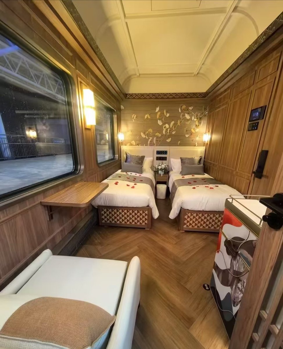 Jessica996688's tweet image. 😘这么豪华的列车，你想坐吗？
#熊猫列车 #PandaTrain