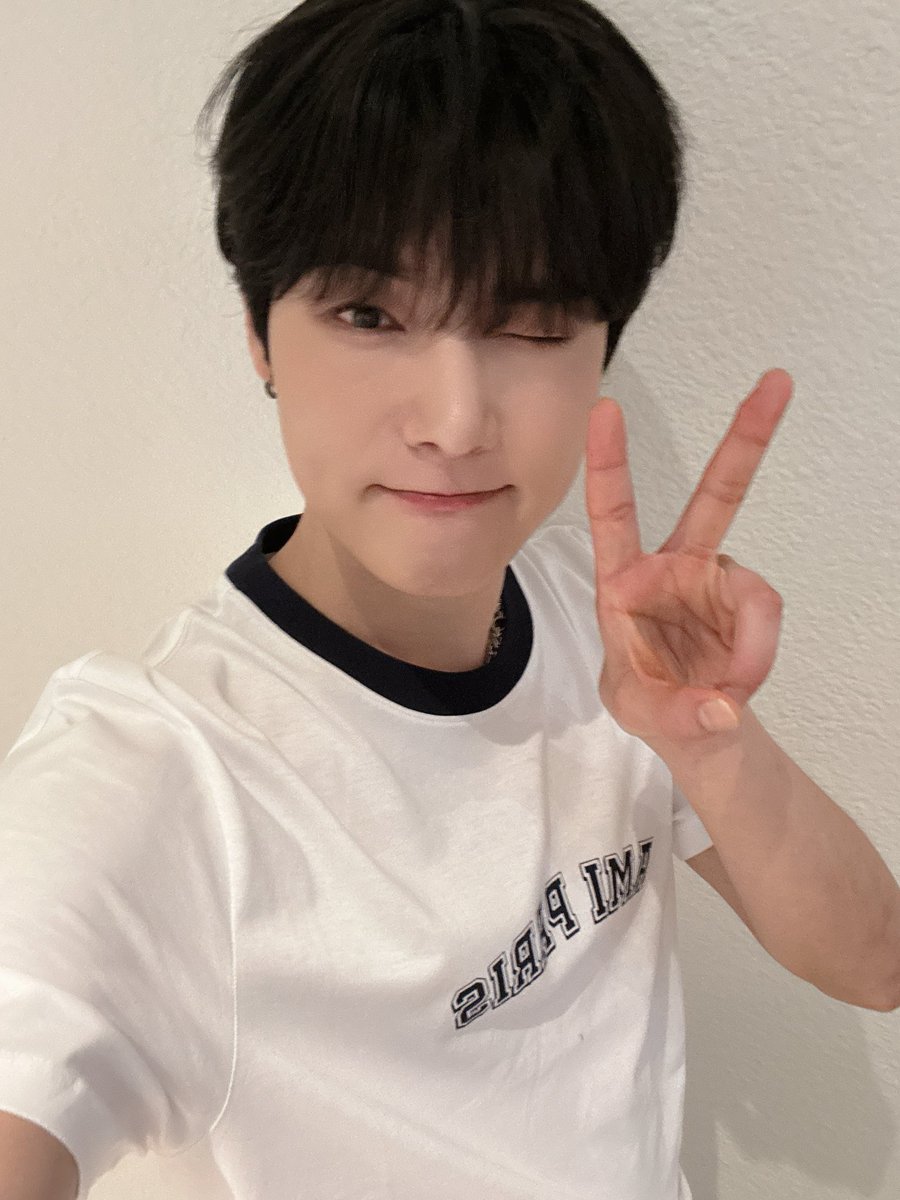 yonglhoon's tweet image. Really really worked hard for today! Thank you weve&apos;s ❤️