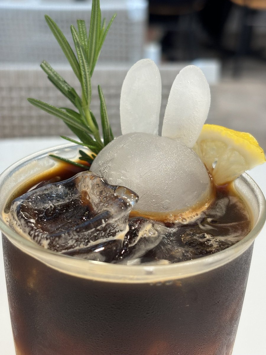 noturbizzzzzzz's tweet photo. i went to the miffy café in bangkok and i’m in love https://t.co/hNUEb03pXO