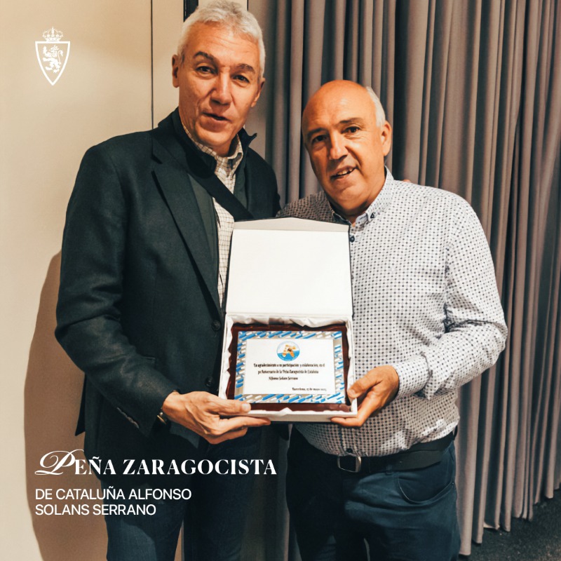 RealZaragoza's tweet photo. 🫂 La Peña Zaragocista de Cataluña Alfonso Solans Serrano celebró su 30º aniversario 

😊 El acto contó con la presencia de varias figuras blanquillas destacadas