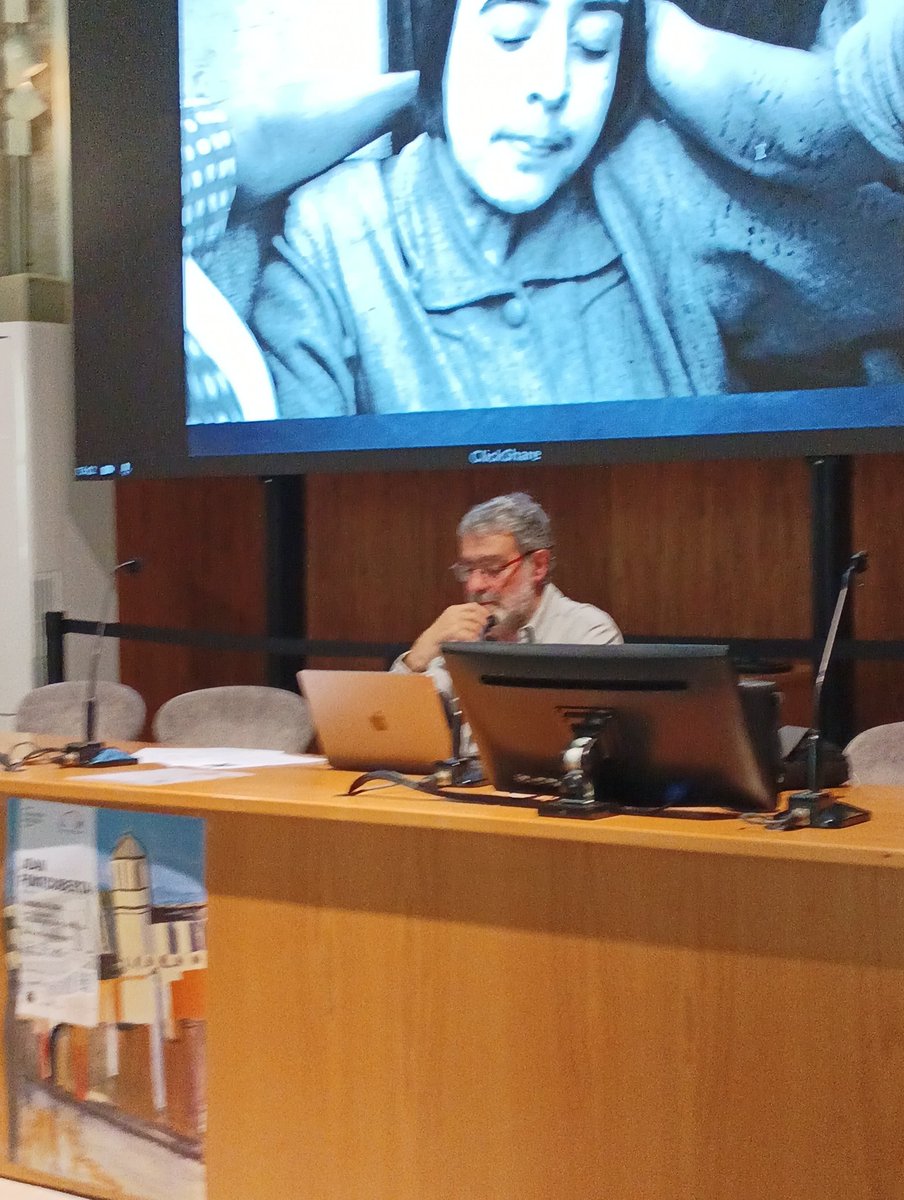 CàtedraFerraterMora (@udgferraterm) on Twitter photo Joan Fontcuberta avui a la <a href="/UdGFerraterM/">CàtedraFerraterMora</a>: "Fer servir la càmera fotogràfica és seleccionar un instant i un espai. Una imatge és un combat entre què mostra i el què nosaltres, com a observadors, podem aportar-hi." Joan Fontcuberta avui a la <a href="/UdGFerraterM/">CàtedraFerraterMora</a>: "Fer servir la càmera fotogràfica és seleccionar un instant i un espai. Una imatge és un combat entre què mostra i el què nosaltres, com a observadors, podem aportar-hi."