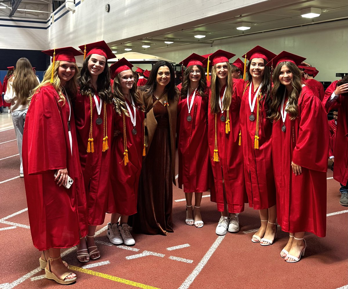 Congratulations to all of the Old Quarry graduates!!! 🎓  We are so proud of our OQ dancers and know you will do great things at LHS!!! <a href="/SD113A/">SD113A</a>  #oqms #oqdance