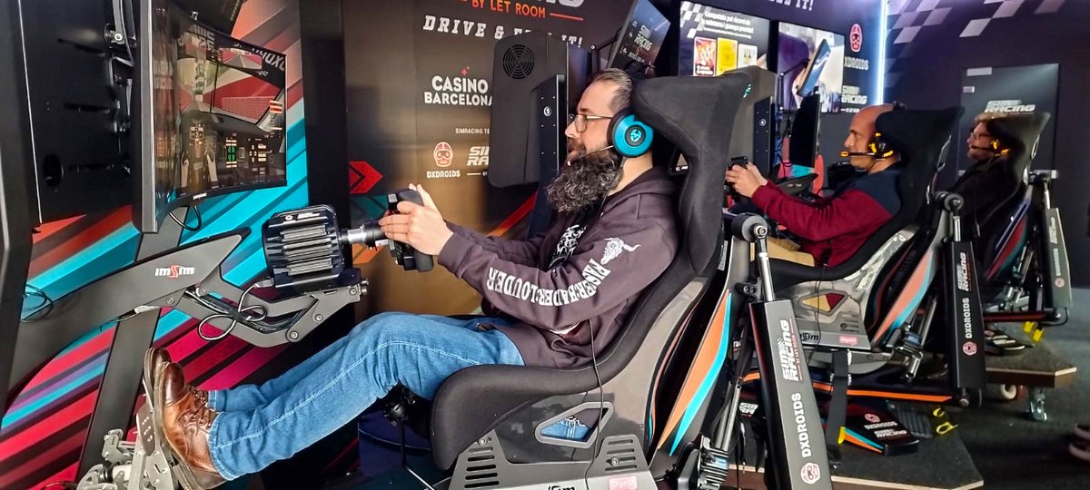 Cada semana, nuevo reto 🟰 nuevo circuito, experiencia única de #Simracing en <a href="/CasinoBarcelona/">Casino Barcelona</a> 

➡️ letroom.io/simracing
🧧 Premios semanales
🏆 Premio especial del mes

Drive&amp;Feel it!  🔥

#SimracingbyLetRoom
