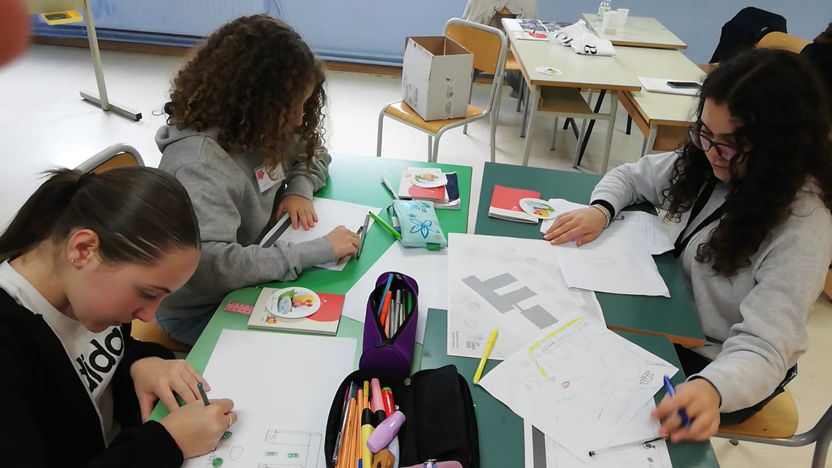 LIFESeedneb's tweet photo. 🤝 Co-Creation Plan in action: engaging the school community of Potenza in urban renaturalization! 🤩 https://t.co/4LX2uRFnCp