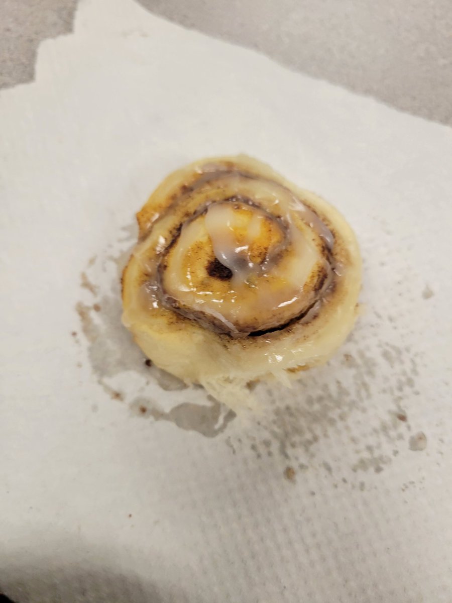 Anderson_FCS's tweet image. Cinnamon rolls for the win!! #CookingClass #CrazyWeek #AHSisFamily