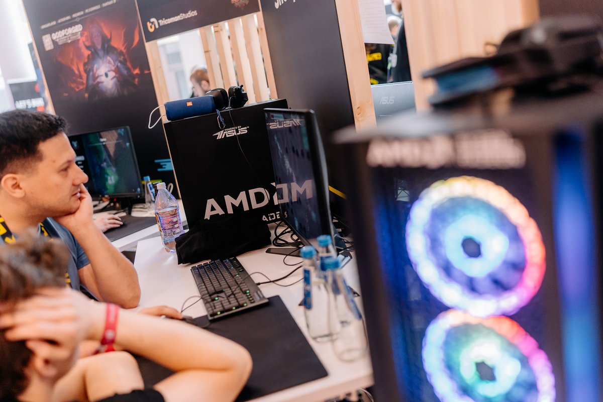 Digital_Dragons's tweet image. 🎉 The winner of the Best Pitch Award was Rabid Rat, and the Community Vote Award went to Atomnius. Congratulations!
📷 Check out photos from these awards, Indie Zone, Happy Hours Mingle powered by Epic and lectures.
🎮 That's the end of DDC 2025 - THANK YOU! See you next time!