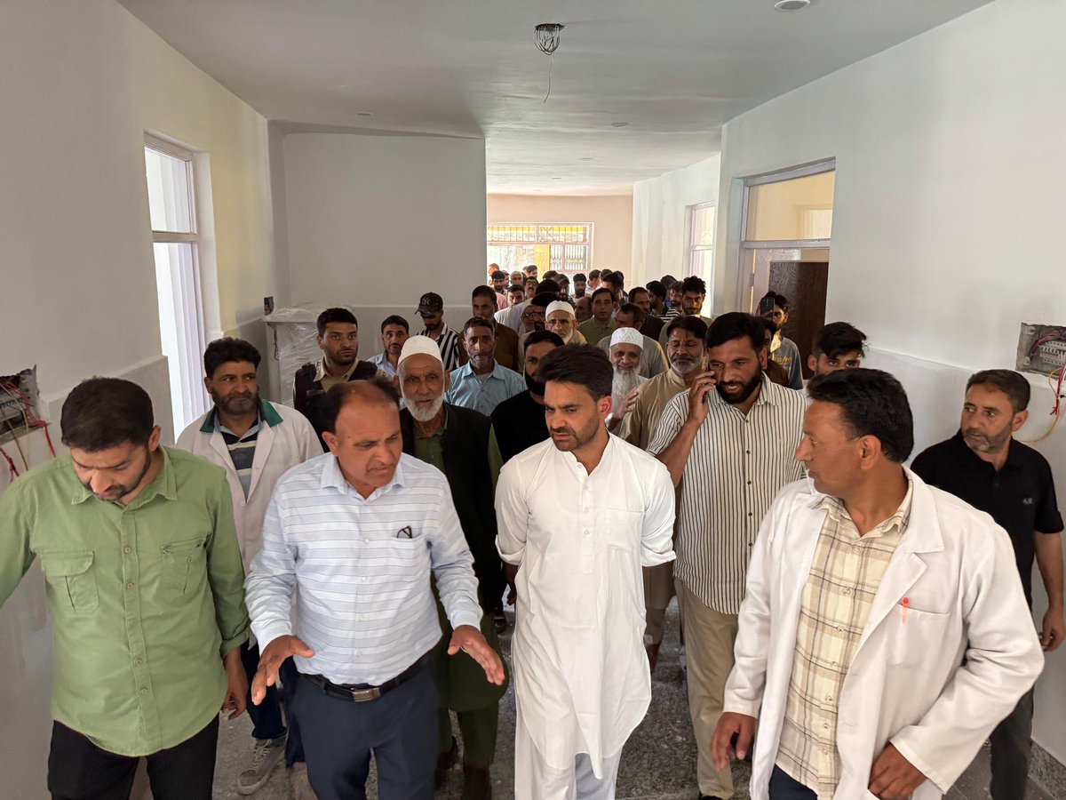 Mlapulwama's tweet photo. Visited PHC Newa today &amp; took stock of the available infrastructure &amp; services. I urge @sakinaitoo Ji @SyedAbidShah Sb @basharatias_dr Sb to initiate the shifting of PHC Newa to the newly constructed building, which is now complete &amp; ready for use. (1/2) https://t.co/nJVpazcboY
