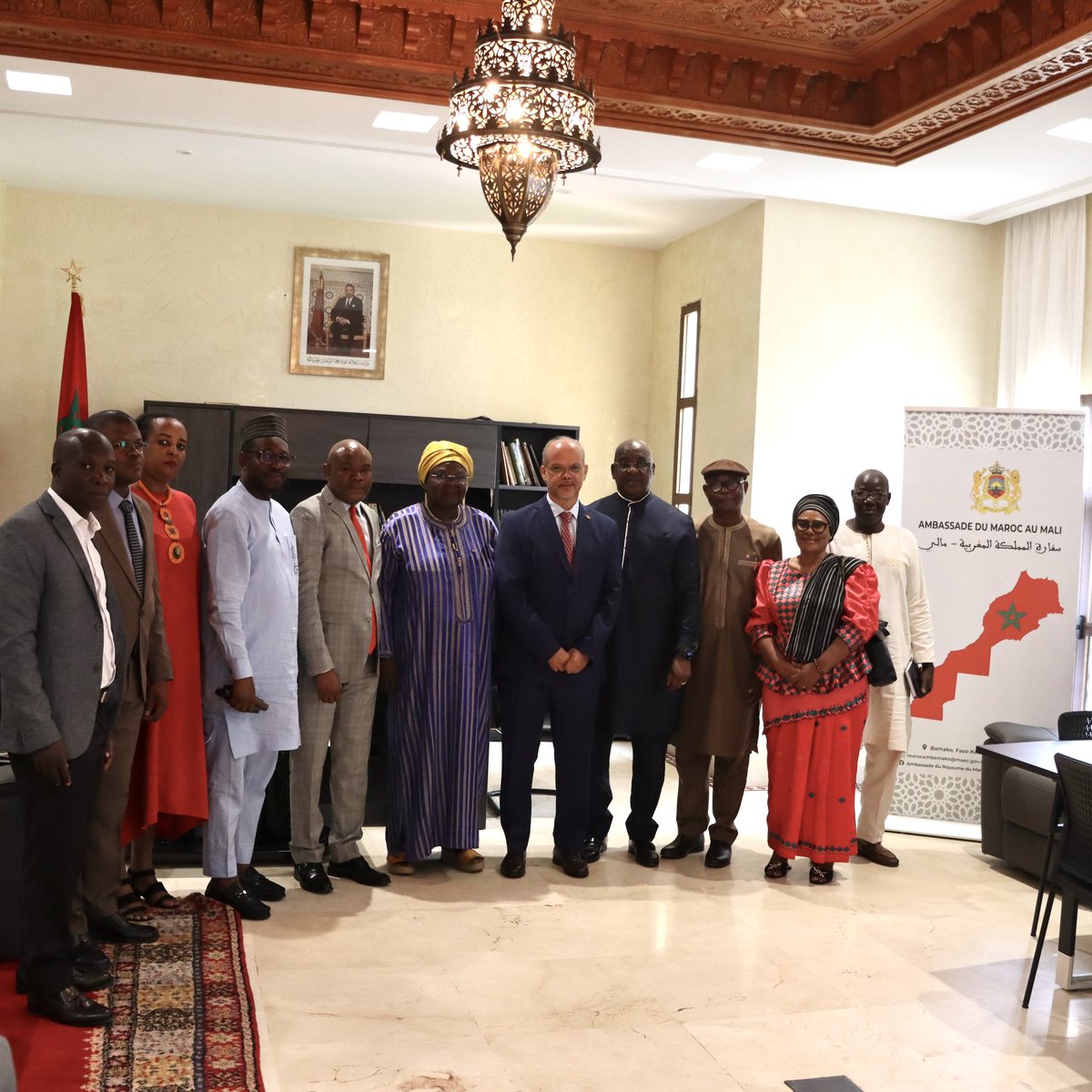 MoroccoinMLI's tweet photo. M. @DrissIsbayene, Pt du Gpe des Ambassadeurs Africains, a reçu, ce 20 mai, aux côtés de ses homologues  #Tchad  &amp; #Guinée, 1 délégation de la #FECAM,  conduite par le Chef de Cab. @malidiaspora  . Au menu, la célébration en commun de la Semaine Africaine 2025. 
@MarocDiplomatie https://t.co/dgMUnjP3fn