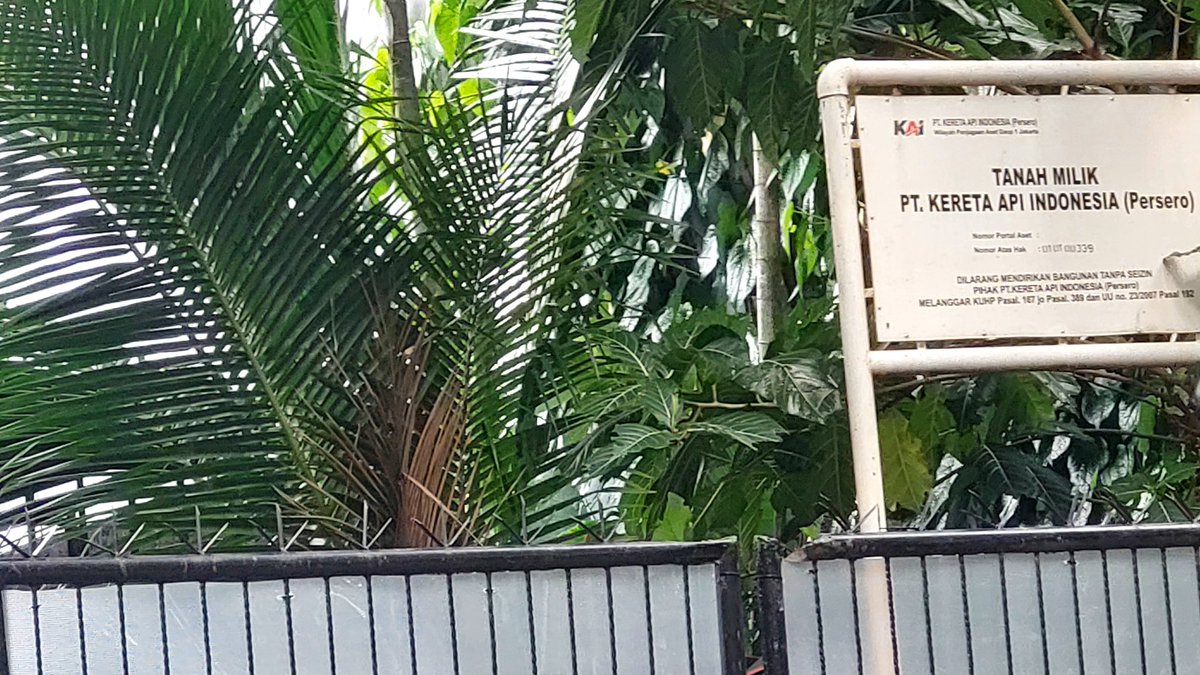 <a href="/DivHumas_Polri/">Divisi Humas Polri</a> Apa betul <a href="/SuaraSETARA/">SETARA Institute</a> / Setara Institute berdiri di tanah milik PT K@I? Jl HangLekiu

<a href="/TodungLubis/">Todung Mulya Lubis</a> <a href="/PTKAIIndonesia/">PT Kereta api. </a>

Khabar Dugaan Prem4n "TSM" pd bbrapa bawahan Lurah Kayu Putih,<a href="/kotajakpus/">Pemkot Adm. Jakarta Pusat</a>, LP Polda dibuat 6-5-25

WA soal Preman milik khusus Polri belum jawab² kasus Kayu Putih