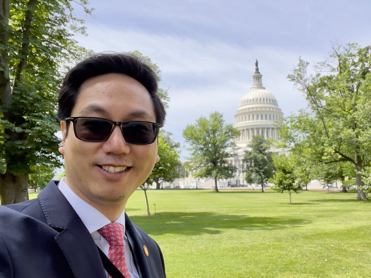 Spending my birthday 🥳 here in DC for #ASTROAdvocacy Day! 

#radoncs from all over the US are here to tell Congress: 
🤝 Support the #ROCR Act 
⏰ It's time to #FixPriorAuth 
⬆️ $$ for #cancer research <a href="/ASTRO_org/">ASTRO</a> <a href="/NIH/">NIH</a> <a href="/theNCI/">National Cancer Institute</a> <a href="/ARPA_H/">ARPA-H</a>

votervoice.net/mobile/ASTRO/C…