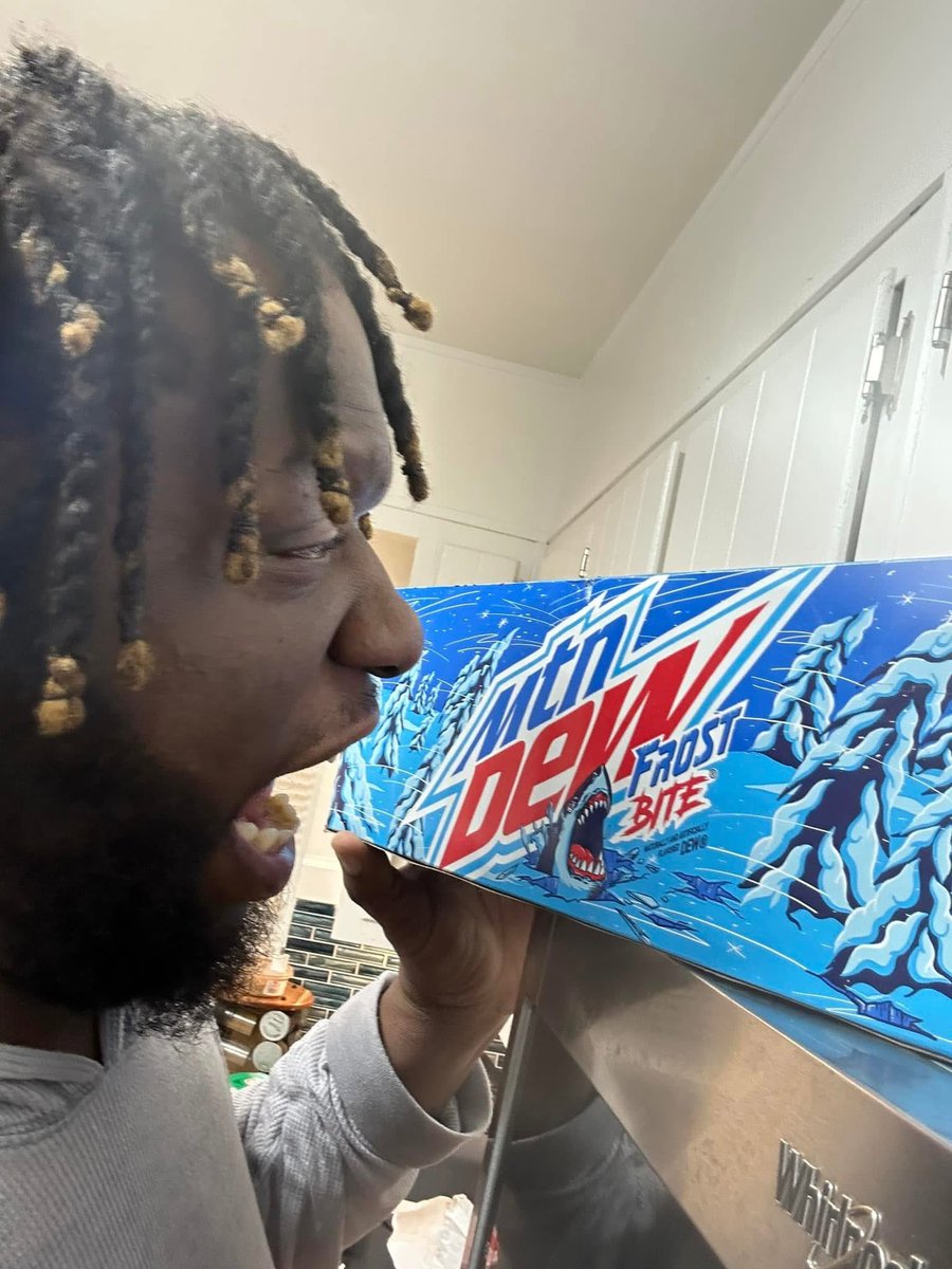 TonyTheBlerd's tweet photo. @MountainDew I love yall…since a teen….it’s been all about you, Dew. I know this won’t get answered,  but I gotta shoot my shot. Don’t forget about us big and tall people . I’m 6’7 and never can fit any merch. It would be cool to finally have something 💪🏾 https://t.co/cP3eEPEwlA