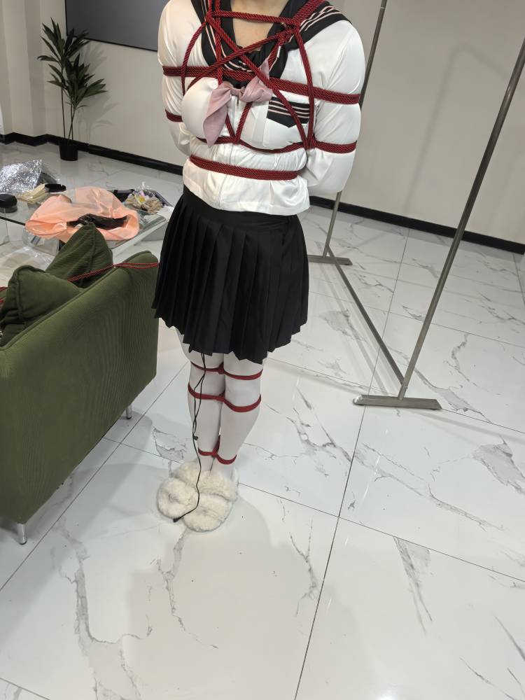 lazzzydoge's tweet photo. 被捆起来啦ε=ε=(ﾉ≧∇≦)ﾉ https://t.co/4TyouuLGNB