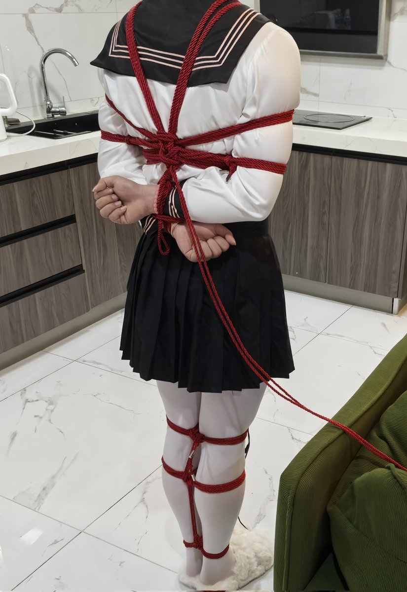 lazzzydoge's tweet photo. 被捆起来啦ε=ε=(ﾉ≧∇≦)ﾉ https://t.co/4TyouuLGNB